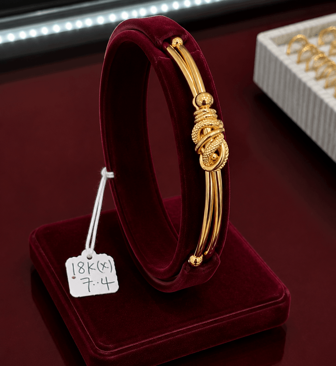 18K Gold Twisted Knot Bangle – 7.4g side view