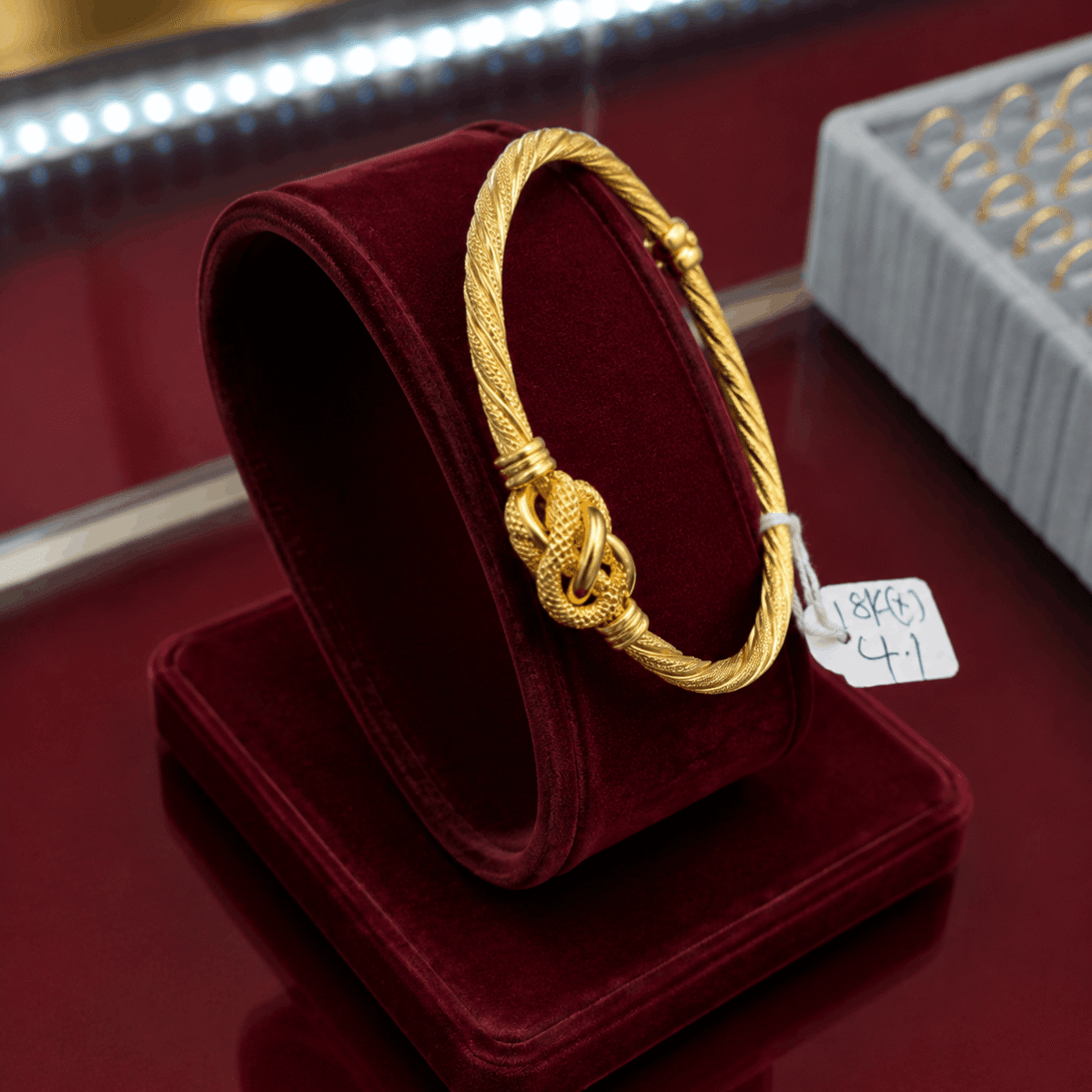 Side View of twist bangle