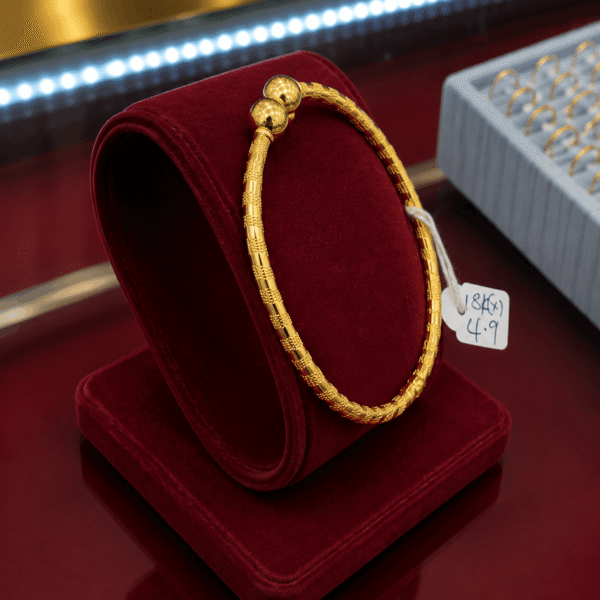 18K Gold Textured Bangle – 4.9g side view