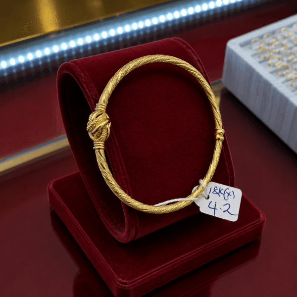 18K Gold Textured Bangle – 4.2g