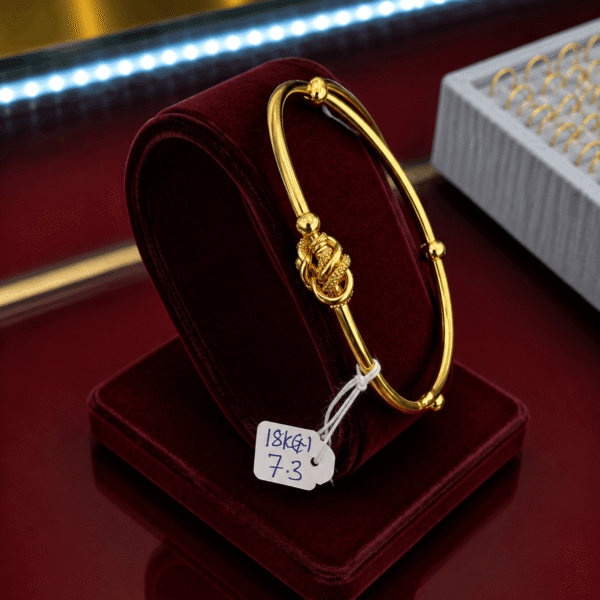 18K Gold Textured Bangle – 7.3g side view