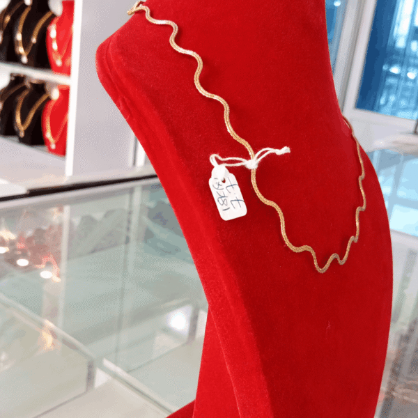 18K Yellow Gold Wavy Snake Chain Necklace (7.7g)