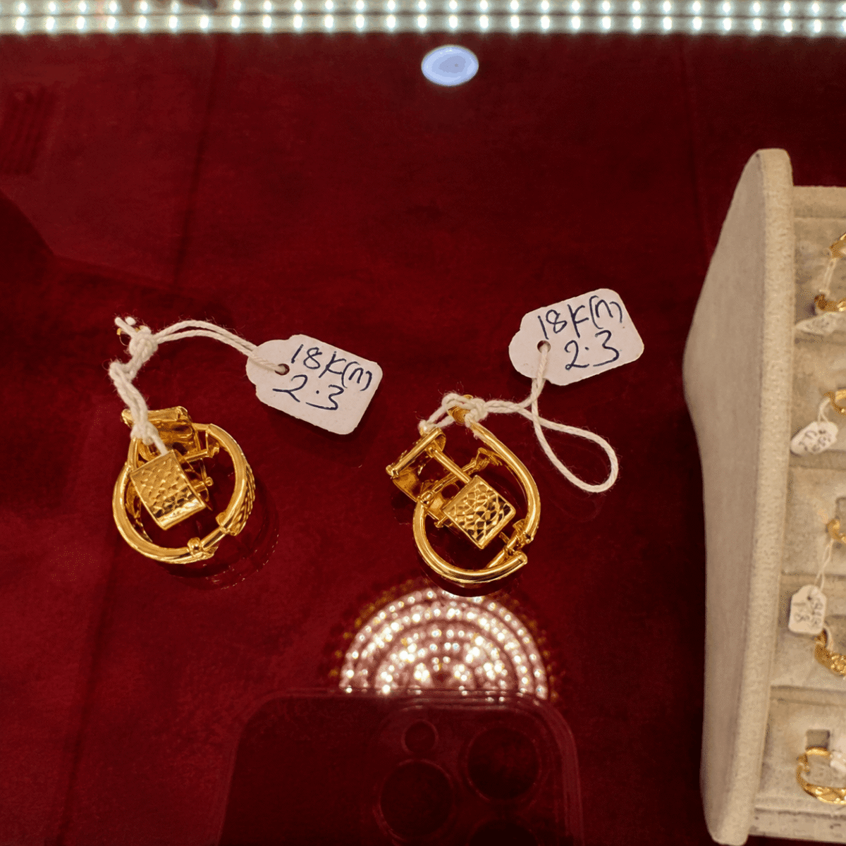 18K Gold Hoop Earrings – 2.3g