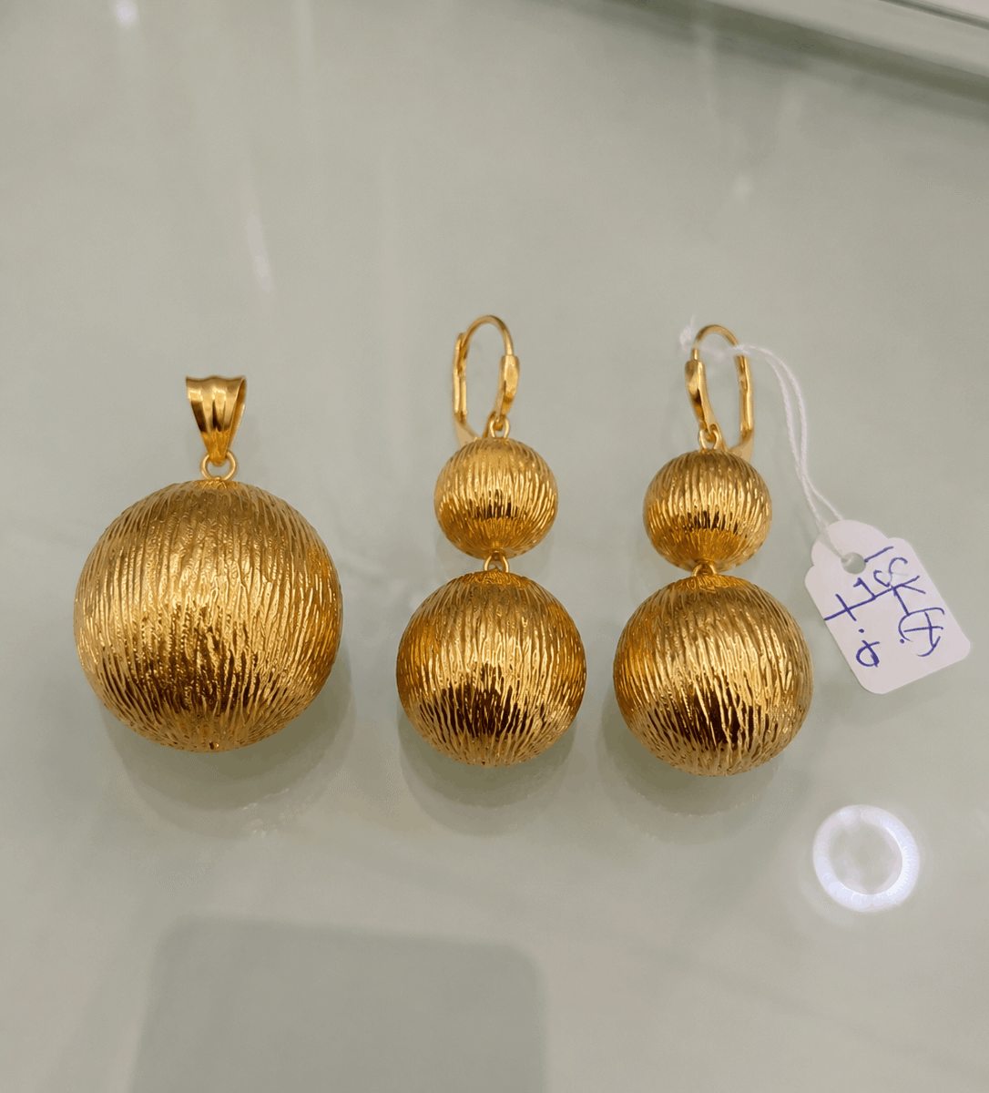 18K Earring & Pendant set (7.6g
