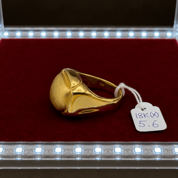 18K Gold Signet Ring – 5.6g side view