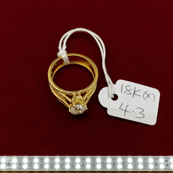 18K Gold Solitaire Ring – 4.3g