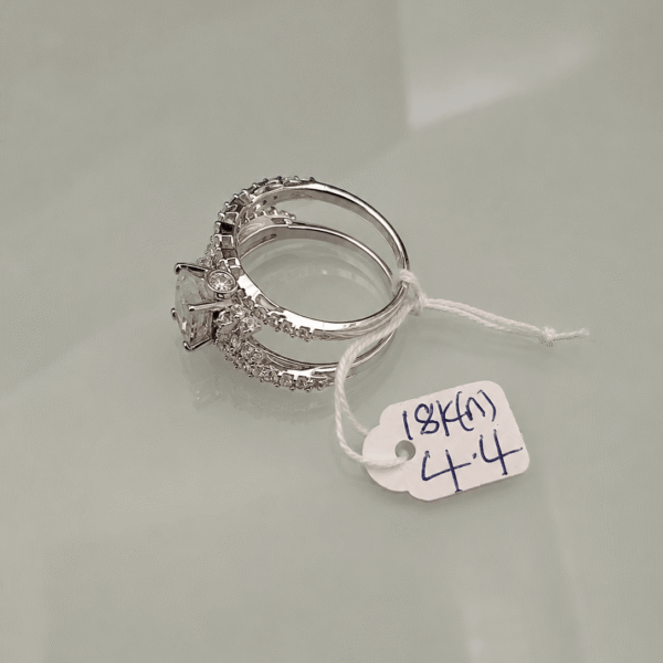 18K Gold Halo Bridal Ring Set – 4.4g
