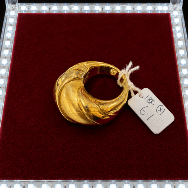 18K Gold Twisted Dome Ring – 6.1g