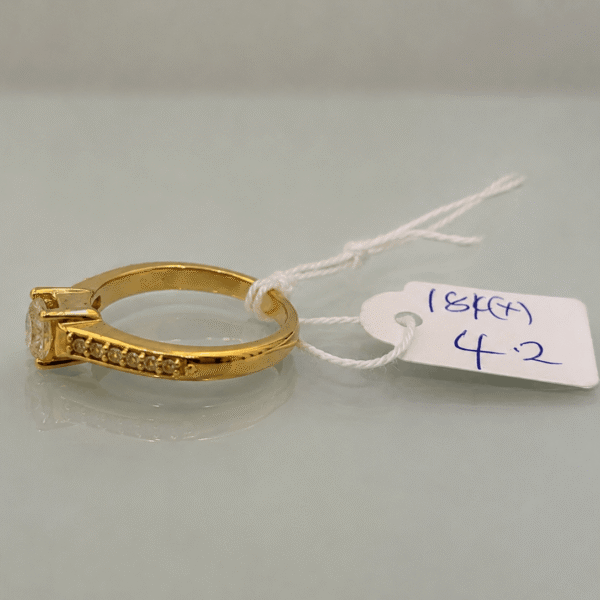 18K Gold Pavé Solitaire Ring – 4.2g side view