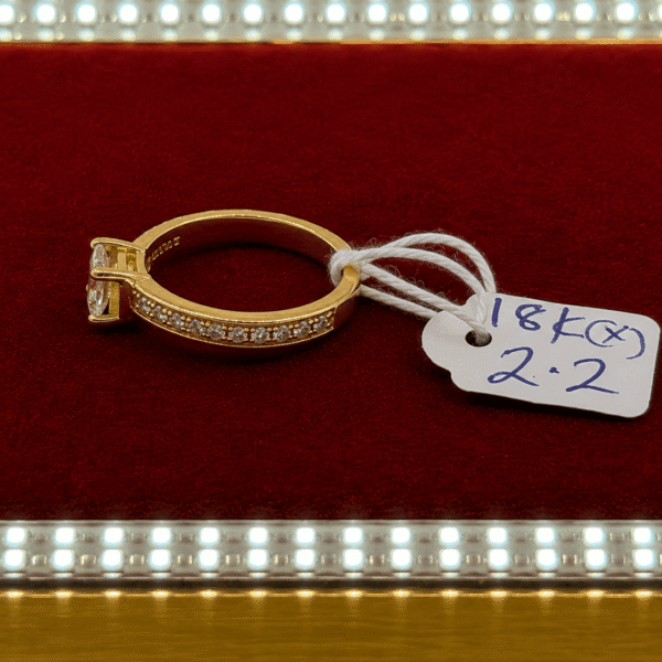 18K Gold Pavé Solitaire Ring – 2.2g side view